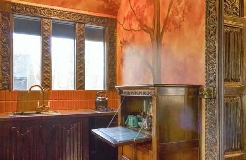 Stamford Bridge Cottage | King Auberons-UK43000