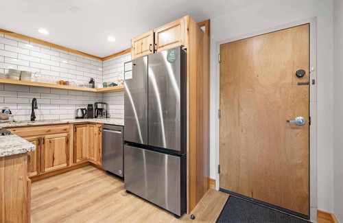 Great Valley Condo | King Bed, A/C, Pickleball, Patio w/Grill