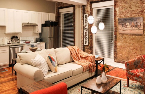 Butchertown Apartment | King Bed · Chic Spacious Loft · Great Location!