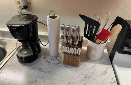 Johnstown Apartment | King Bed Private Apartment Near Hospital, Arena