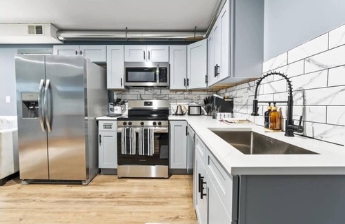 Lemont Apartment | King Bed + Wifi | LCP Collection