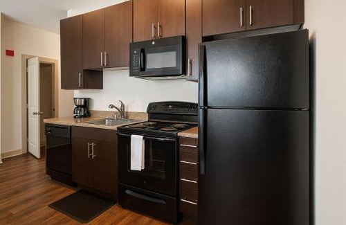 Five Points South Apartment | King Haven Studio Designer Escape 1st