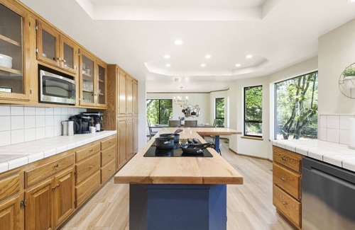 Chico House | King Suite Honey Run Escape in Nature