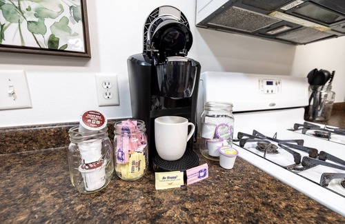 Mount Pleasant Apartment | 🤩king w/kitchen+washer/dryer+queen sleeper 🥾(15 mi.) maple canyon250mbps wi-fi