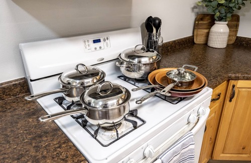 Mount Pleasant Apartment | 🤩king w/kitchen+washer/dryer+queen sleeper 🥾(15 mi.) maple canyon250mbps wi-fi
