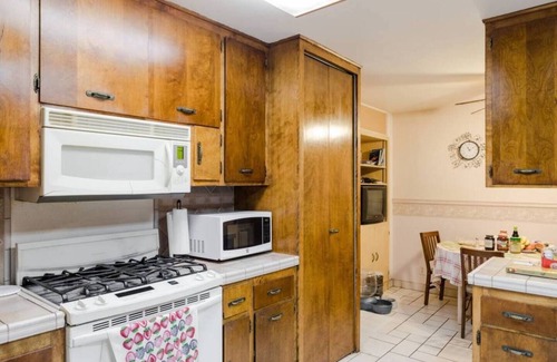 Azusa Apartment | Kingbed suite at Azusa hills Unit B