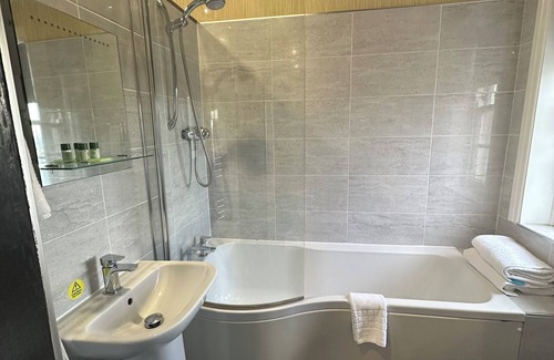 Pontefract Hotel | Kings Croft Hotel
