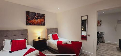 Reading Apartment | Kings Lodge By Nivaas