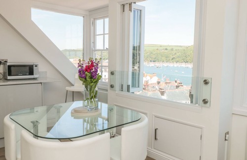 Dartmouth Cottage | KINGS VIEW, family friendly in Dartmouth