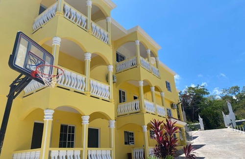 Discovery Bay Hotel | Kingsbird by the sea Inn