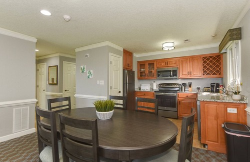 Kingsmill Condo | Kingsmill Luxury - Sleeps 6 - Virginia's only AAA Four Diamond Condo Golf Resort