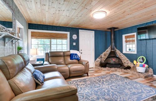 Kingston House | Kingston Cabin Rental Walk to Lake Texoma Beaches