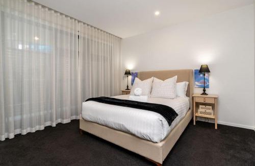 Kingston Apartment | Kingston Foreshore Apt with Water Views - Hosted by Canstay
