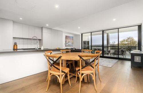 Kingston Apartment | Kingston Foreshore Apt with Water Views - Hosted by Canstay