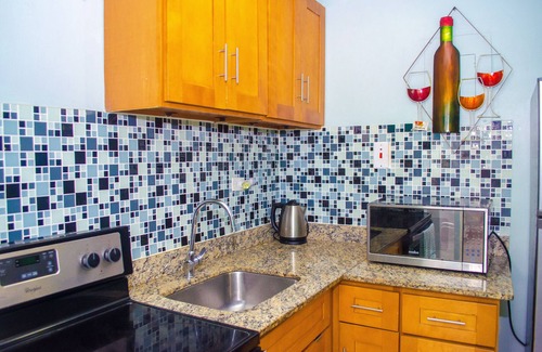 Camperdown Apartment | Kingston Guest Apt at Oakland