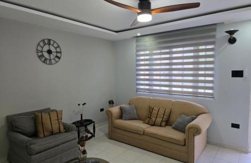 Mona Apartment | Kingston Horizon Retreat