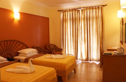 Calangute Hotel | Kingstork Beach Resort