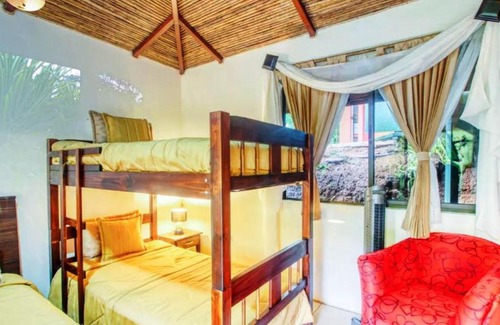 La Tigra Hostel | Kinkajou Ecolodge