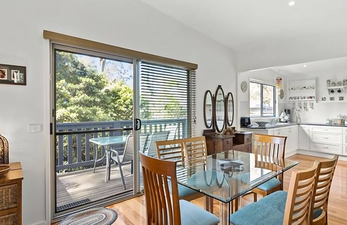 Mossy Point House | Kinnera Cottage - walk to the beach