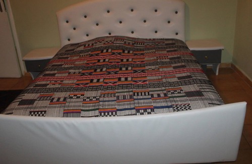 Conakry Villa | Kipe Dadia Situated in Conakry, provides a garden and terrace. Located around 1.