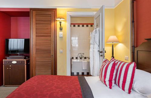 Paquis-Temple Hotel | Kipling Manotel