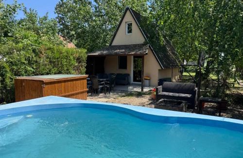 Bekesszentandras House | Kis Veréb Körösparti Házikó