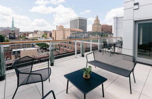 Central Business District Apartment | Kislak #206 1BR 1BA