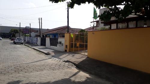 Penha House | Kitinet Container próximo Praia e Beto Carrero