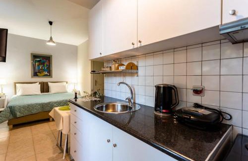 Kitries House | Kitries Summer Getaway - Eden Seaside Suite