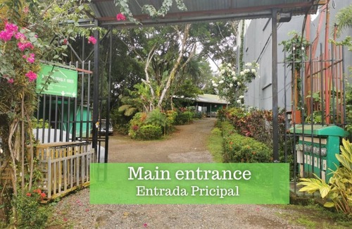 Manuel Antonio Apartment | KIWI Apartment W/Garden at MANUEL ANTONIO/4 People/Fully Equipped Kitchen