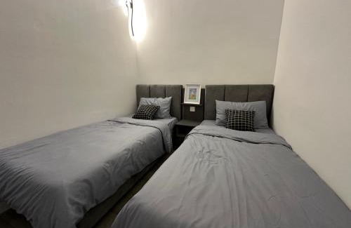 Kampung Pantai Dalam Apartment | KL Pantai Bangsar South 3BR 6-11 pax next to NPE