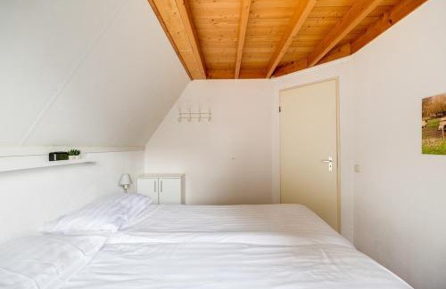 Zwiggelte House | Kleine Zanglijster I Prachtig Huisje nabij Bosrand