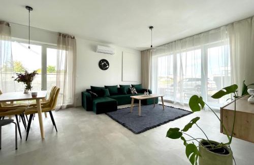 Dunajska Luzna House | Klimatizovaný Apartmánový dom s vírivkou, 10A