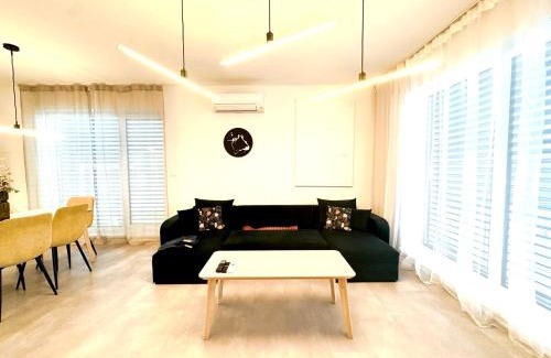 Dunajska Luzna House | Klimatizovaný Apartmánový dom s vírivkou, 10A