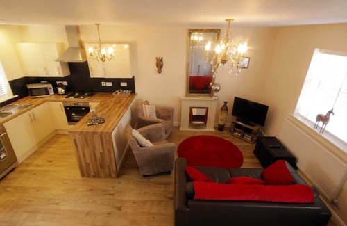 Conwy Cottage | Knight Rest Cottage Conwy - 5 Star Reviews Boutique Cottage (parking & wifi) *5*