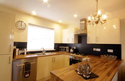 Conwy Cottage | Knight Rest Cottage Conwy - 5 Star Reviews Boutique Cottage (parking & wifi) *5*