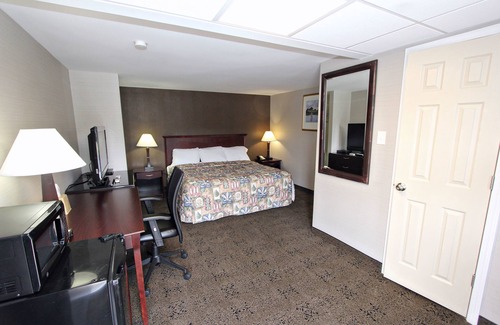 Pine Grove Hotel | Knights Inn Pine Grove