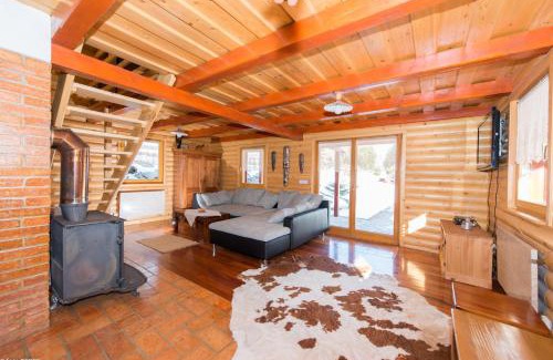 Slovenska Bistrica Ski Chalet | Koča na Planini