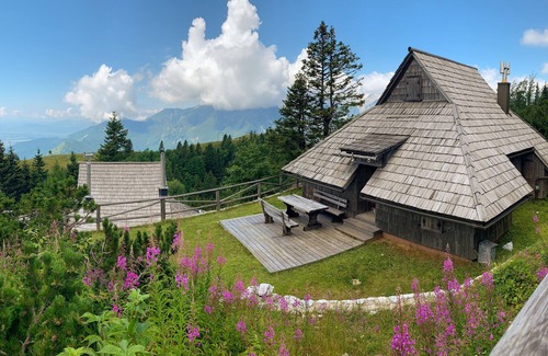 Kamnik Cabin | Koča Zlatorog - Velika planina