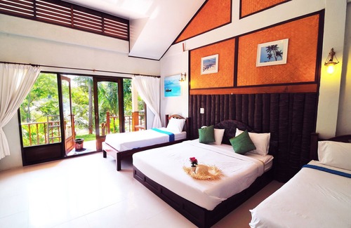 Bang Saphan Noi Hotel | Koh Talu Island Resort
