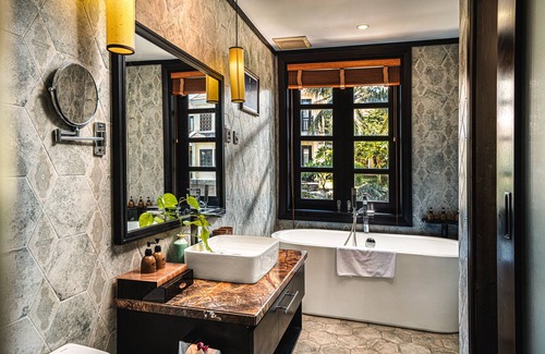 Cua Đai Hotel | Koi Resort and Spa Hoi An