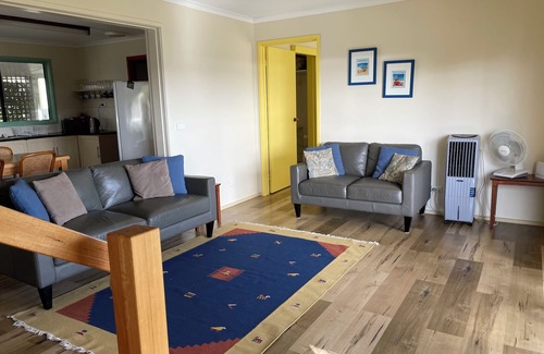 Lake Tyers Beach House | Kokomo LTB - quiet lake/beach retreat