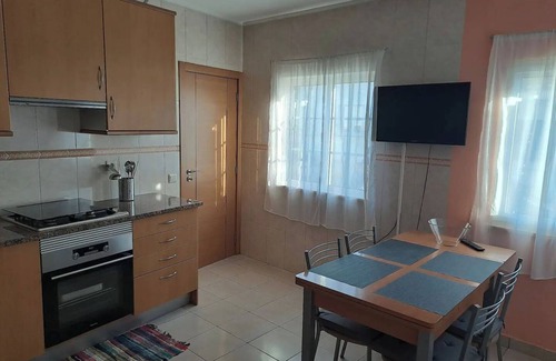 Parchal House | Komplettes Haus mit Terrasse 10 Minuten vom Strand Entfernt