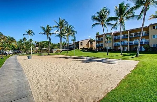 Historic Kailua Village Condo | Kona Coast Resort at Keauhou Gardens 8204