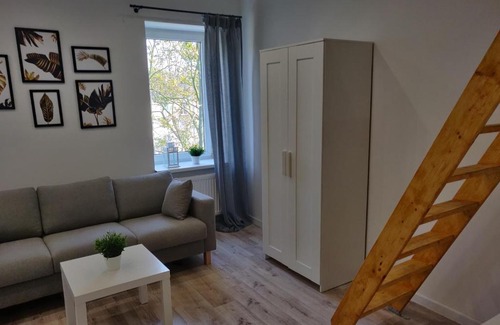 Pabianice Apartment | Konopnickiej 9 Studio z antresolą PTAK, Orientarium, Atlas ARENA, Szpital, Mandoria, Fala, Centrum Zdrowia Matki Polki, Rodzina, Family, bezpłatny parking