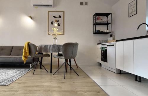 Konstancin-Jeziorna Apartment | Konstancin Comfort - Twój Dom z Daleka od Domu