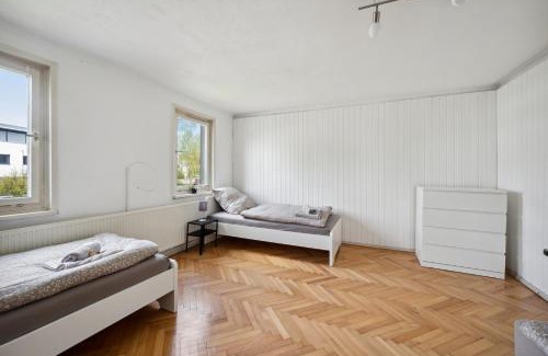 Nuertingen Apartment | kostengünstige Wohnungen für Monteure in Zizishausen, WiFi, Smart TV, Parkplatz