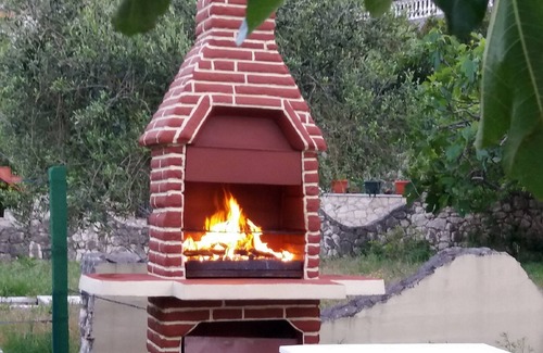 Muo Apartment | Kotor TIMI 1 - Apartment 40 meters from the beach with garden grill