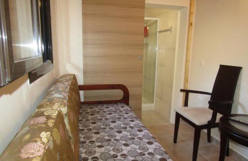 East Mani House | KOTRONAS FLOWER