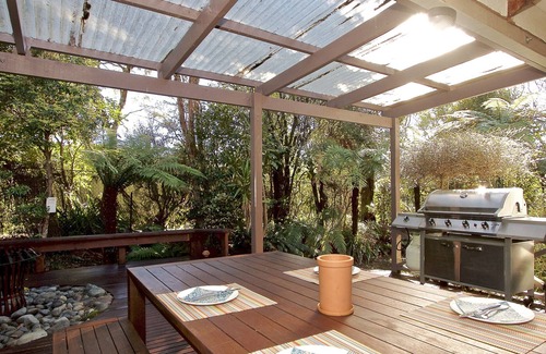 Turangi Cottage | Koura Lodge - Turangi Holiday Home